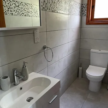 Pensjonat Private En-suite At Tsangarides Winery In Lemona Village