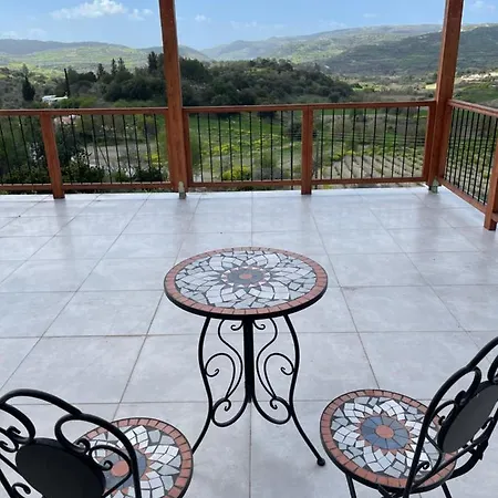 Private En-suite At Tsangarides Winery In Lemona Village *